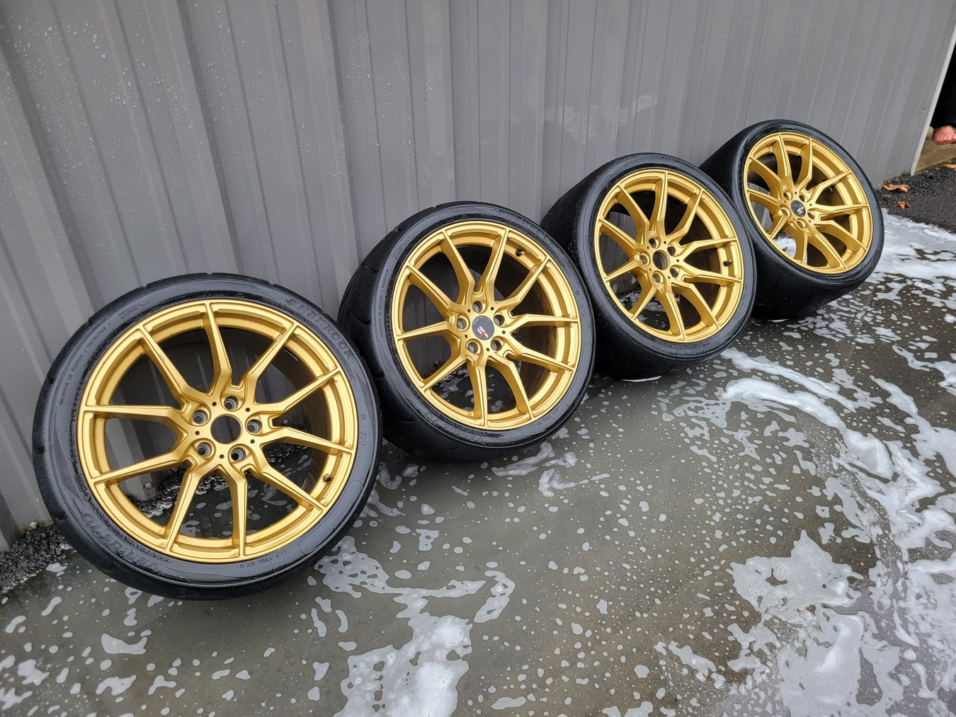 USED/SCRATCH AND DENT