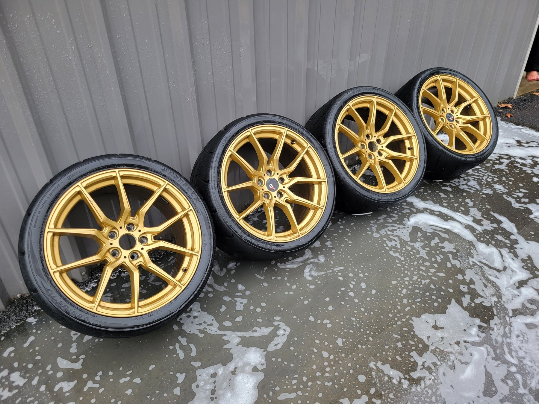 Used set of Option Lap R716 in Top Secret Gold. 18x9.5 +35