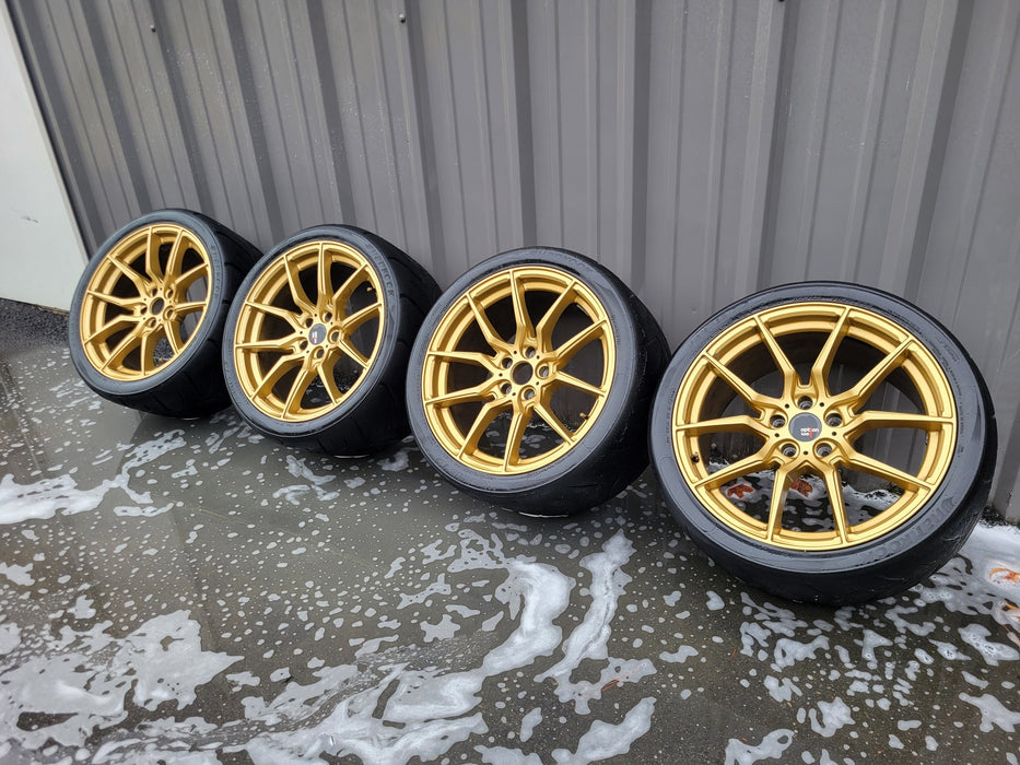 Used set of Option Lap R716 in Top Secret Gold. 18x9.5 +35